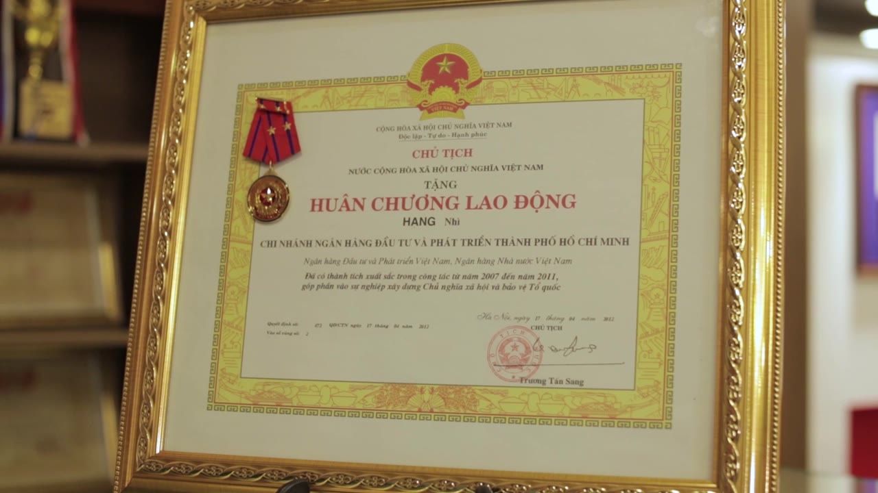 Bằng và Huân chương Lao động của Chi nhánh được trưng bày