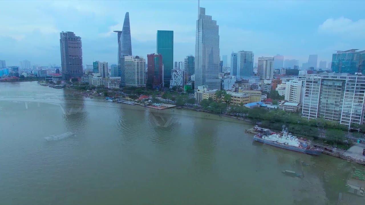 Toàn cảnh sông Sài Gòn và các tòa nhà cao tầng